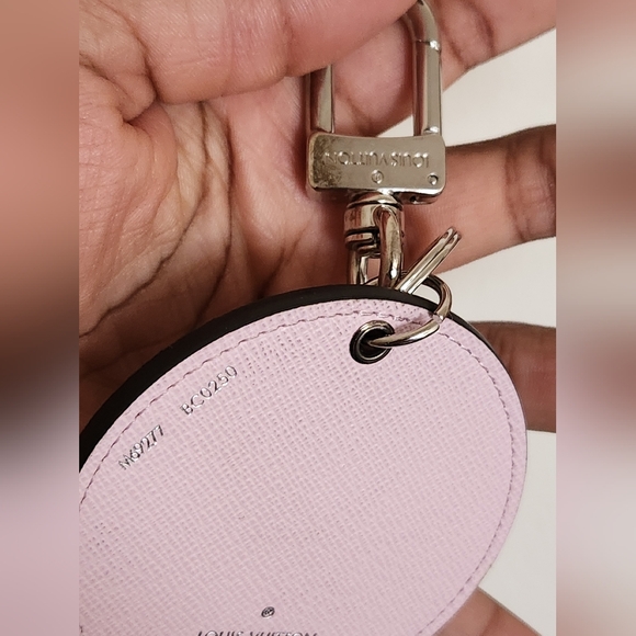 LIMITED EDITION LOUIS VUITTON ESCALE KEYCHAIN HAWAII NEW! - Picture 9 of 9